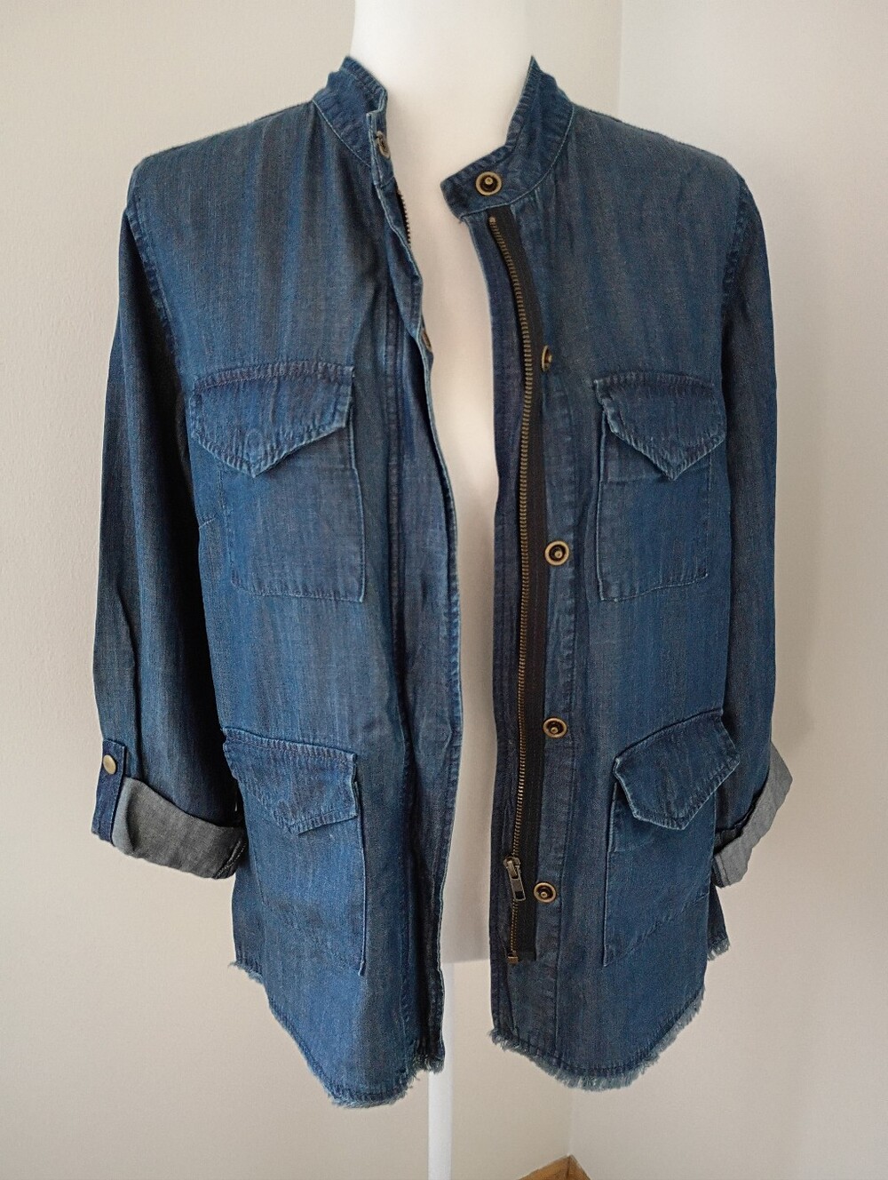 Downeast Women's Blue Chambray Denim Zippered Lightweight Jacket, Size S